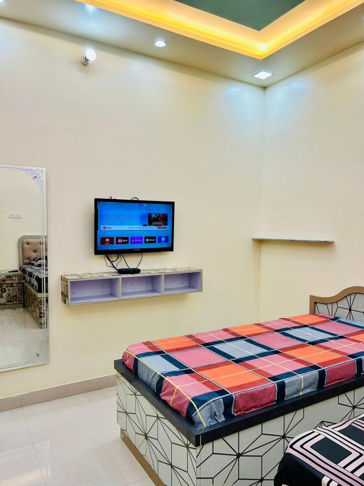 Smart Stays - Mmmut College - Gkp Airport Gorakhpur Eksteriør billede