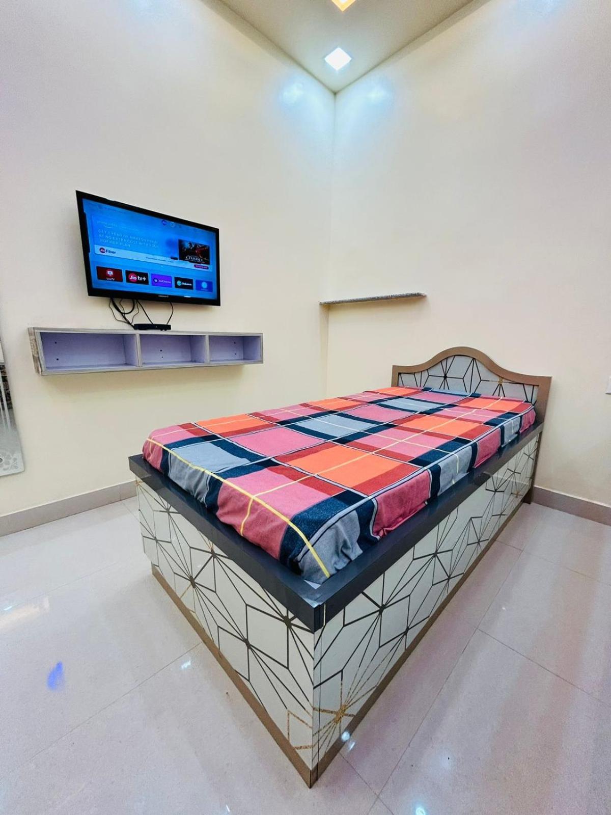 Smart Stays - Mmmut College - Gkp Airport Gorakhpur Eksteriør billede